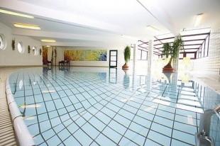 Swimmingpool p&aring; Wenghof