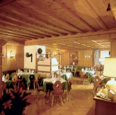 Hotel Zum Hirschen har egen restaurant