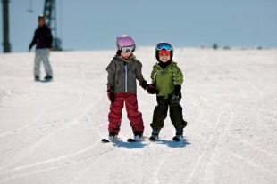 B&oslash;rn p&aring; ski i Sverige