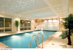 Swimmingpool p&aring; R&ouml;merhof