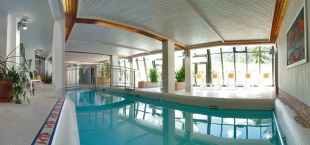 Swimmingpool p&aring; Sonngastein