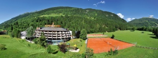 Tennisbaner lige ved siden af hotellet