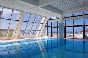 Swimmingpool p&aring; Hotel Park