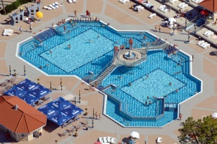 Pool omr&aring;de ved Zaton