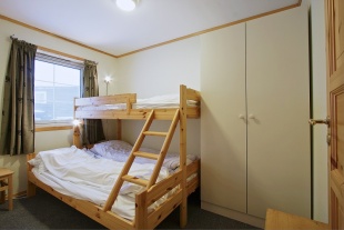 Soverum med familiek&oslash;jeseng
