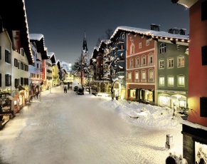 Nyd den flotte og traditionsrige by Kitzb&uuml;hel