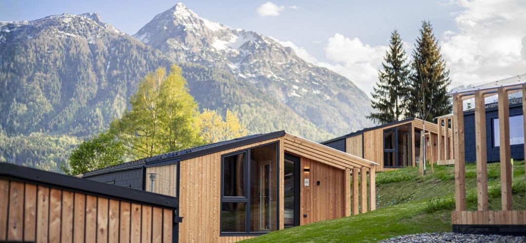 Oplev en anderledes ferie i toppen af en tr&aelig;hytte n&aelig;r gr&aelig;nsen til Italien - deltag i konkurrencen om en ferie til &Oslash;strig.