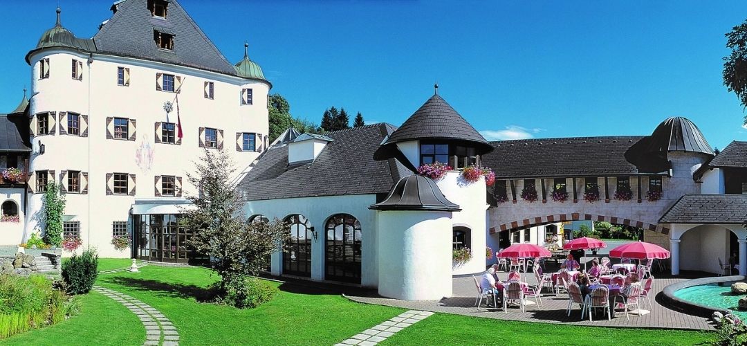 Dr&oslash;mmeferieren for dit barn, der elsker prinser og prinsesser - P&aring; denne familieferie i &Oslash;strig bor I p&aring; en &aelig;gte middelalderborg med fokus p&aring; b&oslash;rnefamilierne.