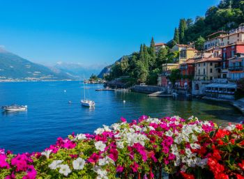Bo lige ud til Gardasøen i din egen italienske villa med pool