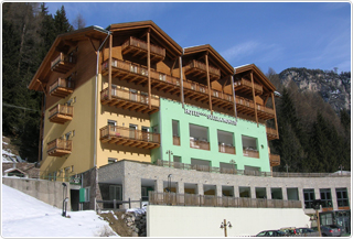 Hotel Stella Montis - Campitello - Skiferie i Italien
